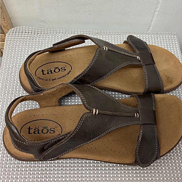 Taos Footwear Dark Brown Leather Sandals - Picture 5 of 13